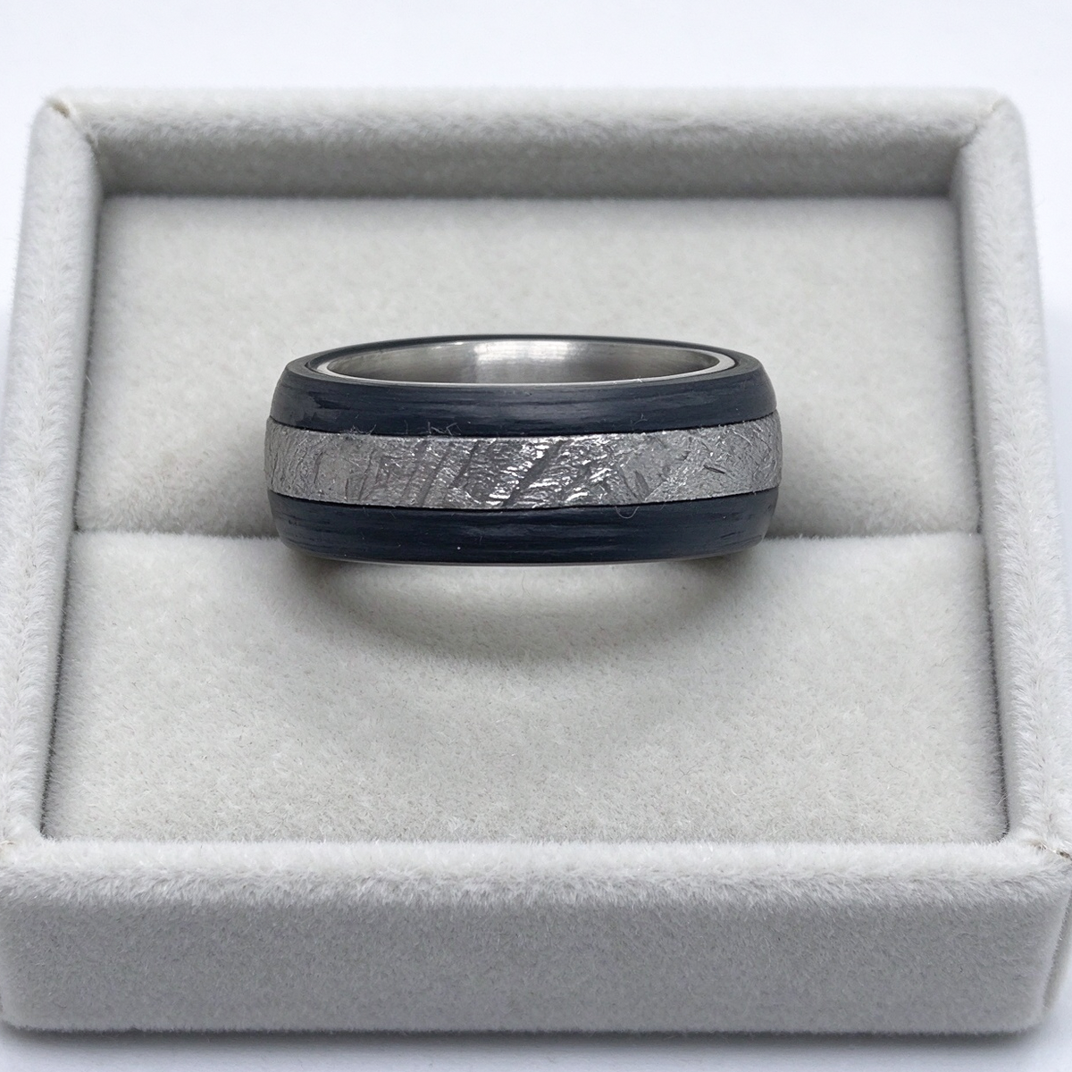 Muonionalusta Meteorite & Carbon Fiber Mens Ring, Mens Wedding Band