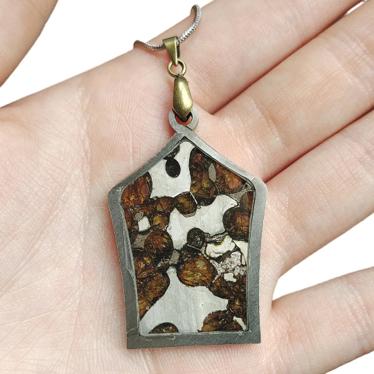 Sericho Pallasite Meteorite Ring Nature Meteorite Material Olive Meteorite Ring Jewelry 925 silver. The ring is suitable for various sizes
