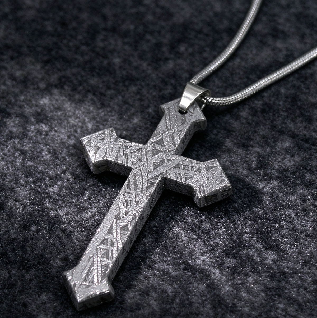 Muonionalusta meteorite pendant with naturally etched iron sample pattern