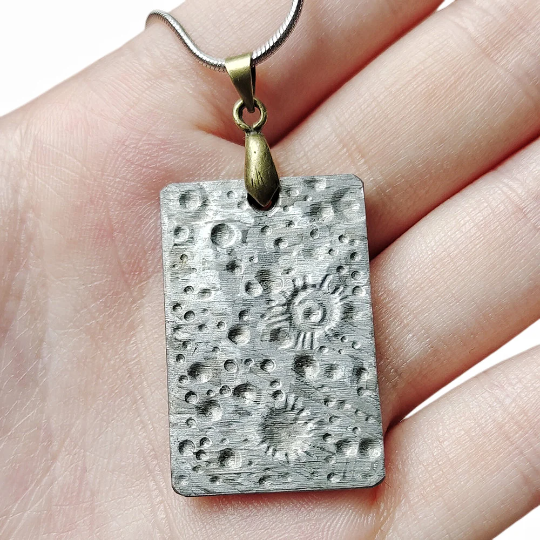 Muonionalusta Iron Meteorite Necklace Natural Meteorite Material Specimen Meteorite Pendant Collection QD82
