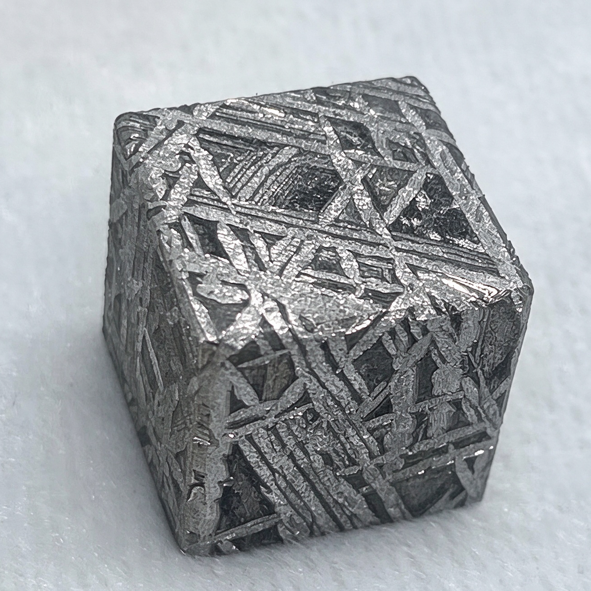 Mouoniolast meteorite block, hand carved, etched, Weidman pattern (20mm)